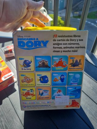 12 libros pequeños Buscando a Dory