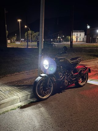 Husqvarna Svartpilen 401 - 11.500 km