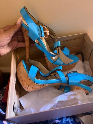 Sandalias charol azul y corcho Talla 37