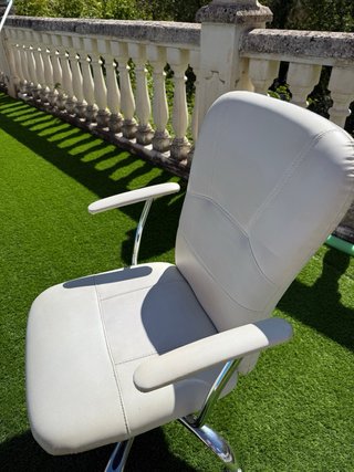 Silla de escritorio blanca