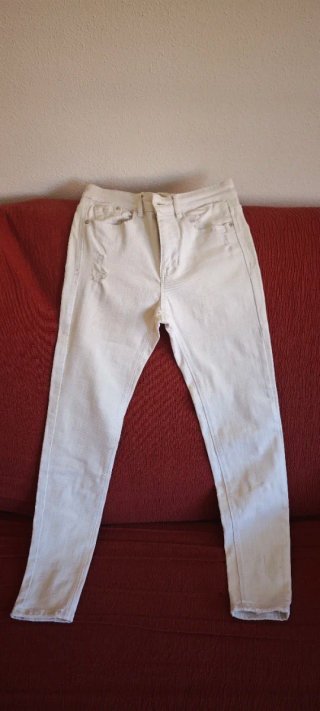 Pantalón vaquero blanco Stradivarius T.36