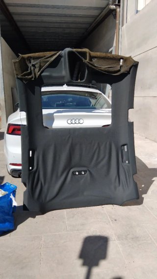 Se tapizan techos de coches