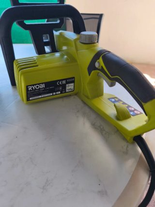 Motosierra Eléctrica Ryobi 16/40cm