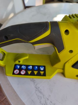Motosierra Eléctrica Ryobi 16/40cm