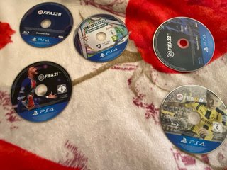 Lote Videojuegos PS4: FIFA 21, 22, 23 y PES 2021