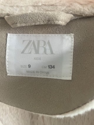 Abrigo Zara niña beige