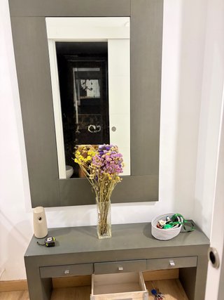 Mueble de entrada con espejo