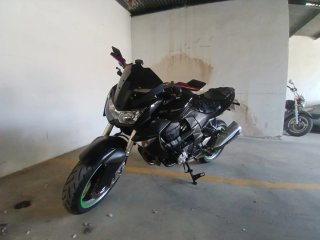 Kawasaki Z1000 Negra