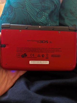 Nintendo 3DS XL + Cargador y Lápiz