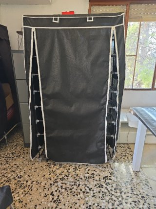 Zapatero grande negro