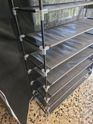 Zapatero grande negro