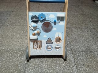Correpasillos de madera