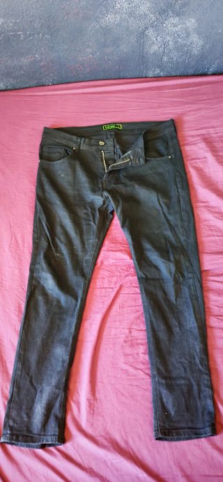 Pantalón vaquero negro ajustado Talla L