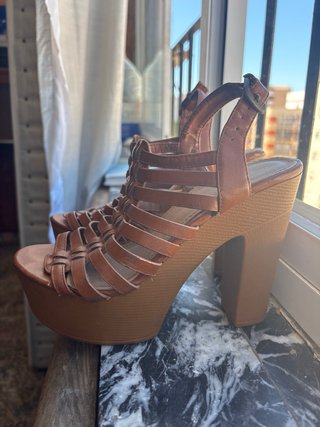Sandales de cuña marrones