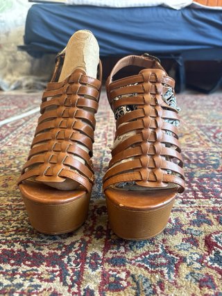 Sandales de cuña marrones