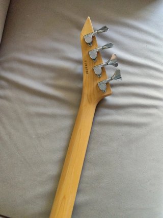 Bajo Eléctrico Washburn Negro