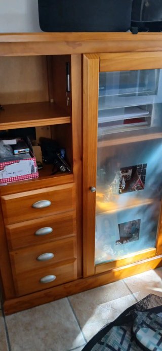 Mobile in legno massello di pino con credenza abbinata