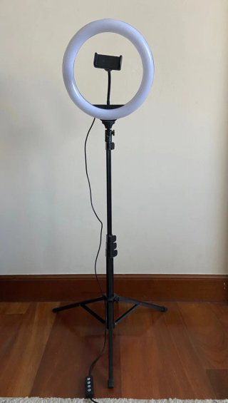 Aro de luz LED con soporte para móvil