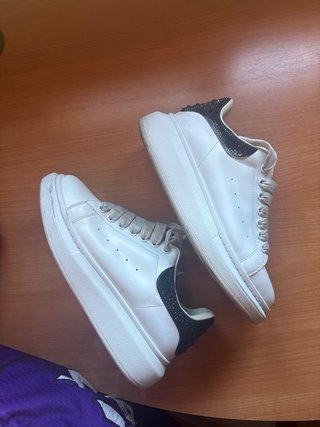 Alexander McQueen Biancas con moissanite nera