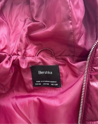Abrigo Bershka Morado con Capucha