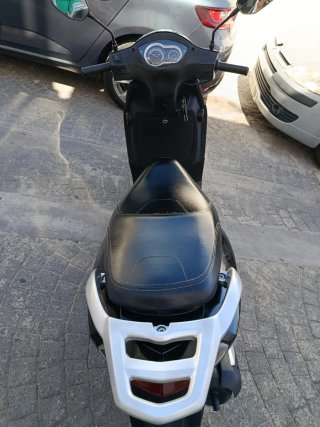 Peugeot Tweet 50 4T Scooter Negra , re