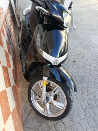 Peugeot Tweet 50 4T Scooter Negra , re