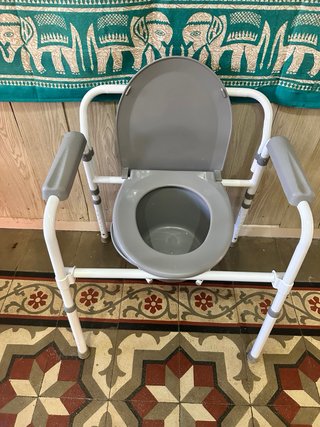 Silla para inodoro adaptada