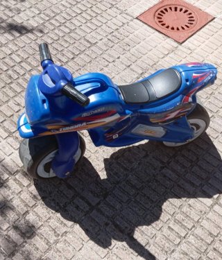 Moto infantil azul Tundra