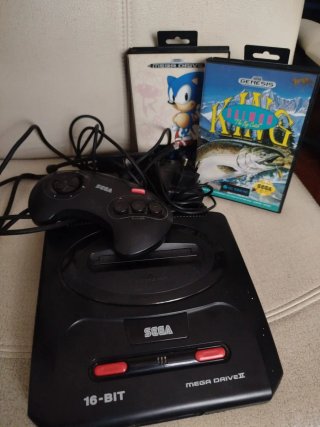Sega Mega Drive II + Sonic + Salmon King