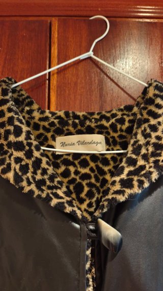 Chaquetón cuero negro Animal Print