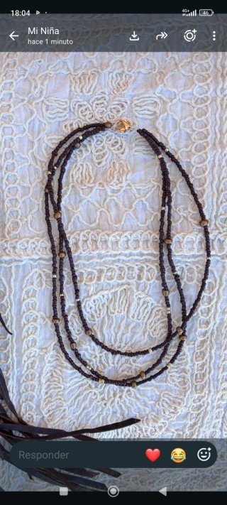 Collar artesanal de cuentas