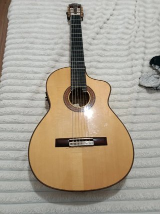 Guitarra Flamenca Amplificada