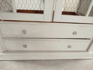 Armario antiguo blanco y madera