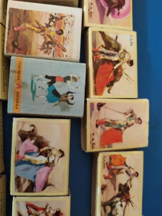 Antigüedades. YUGO.RELOJ.  CAJAS CERILLAS taurinas