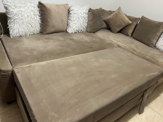 Sofá modular de tela y terciopelo