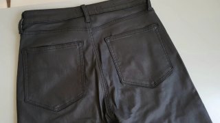 Pantalón negro efecto piel mate Talla L