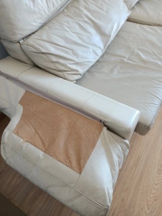 Sofá de piel beige 210x100