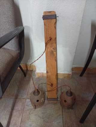 Lámpara de madera rústica