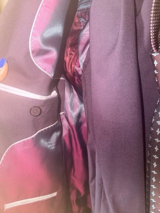 Traje Morado Talla XL. Sin la camisa.