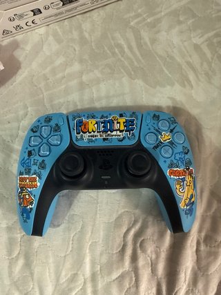 Mando PS5 DualSense Edición Fortnite.