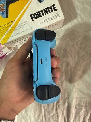 Mando PS5 DualSense Edición Fortnite.
