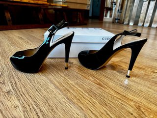 Sandalias de Tacón Guess 39