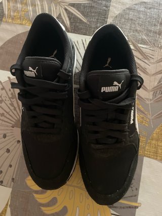 Zapatillas Puma Negras y Blancas
