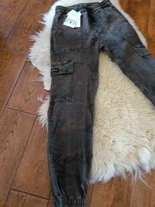 Pantalón Cargo Zara. Nuevo con Etiqueta