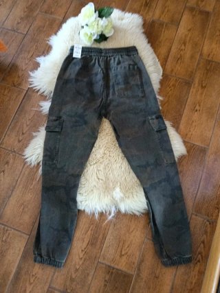 Pantalón Cargo Zara. Nuevo con Etiqueta