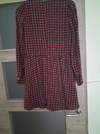 Vestido ZARA Negro y Rojo Estampado Corazones