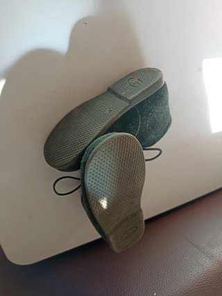 Zapatitos de bebé verde