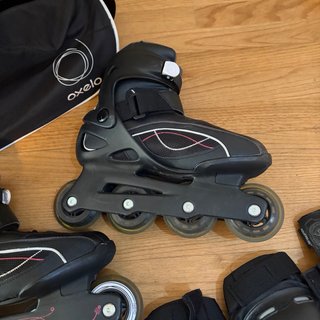 Patines Oxelo con protecciones y bolsa talla 38.