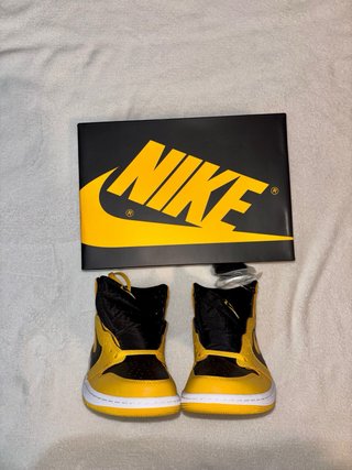 Air Jordan 1 High OG Negro Amarillo