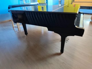 Piano de cola Yamaha C5
